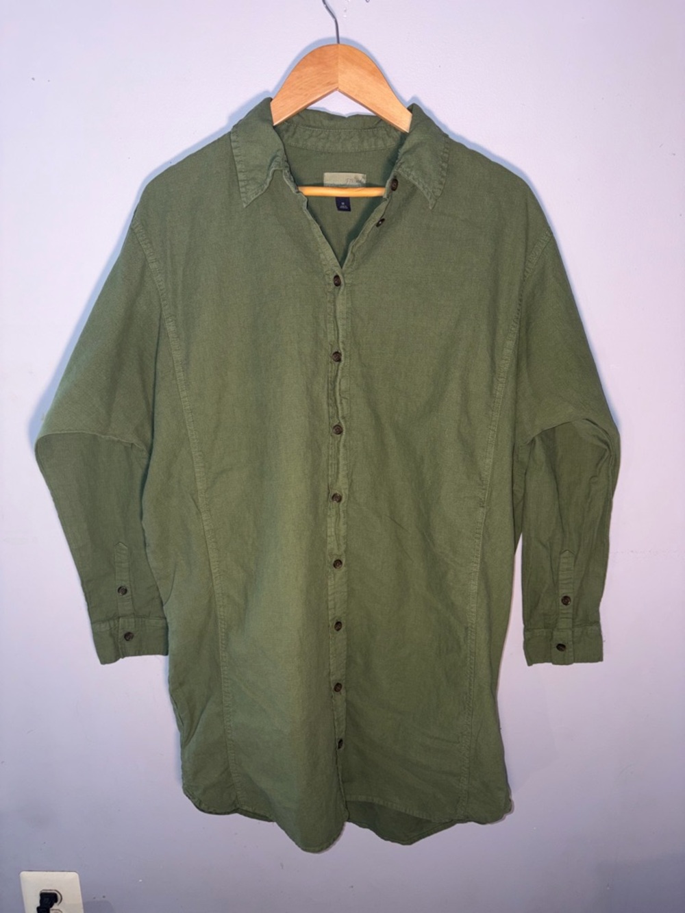 Universal Thread Olive Green Women’s Button-Down Shirt